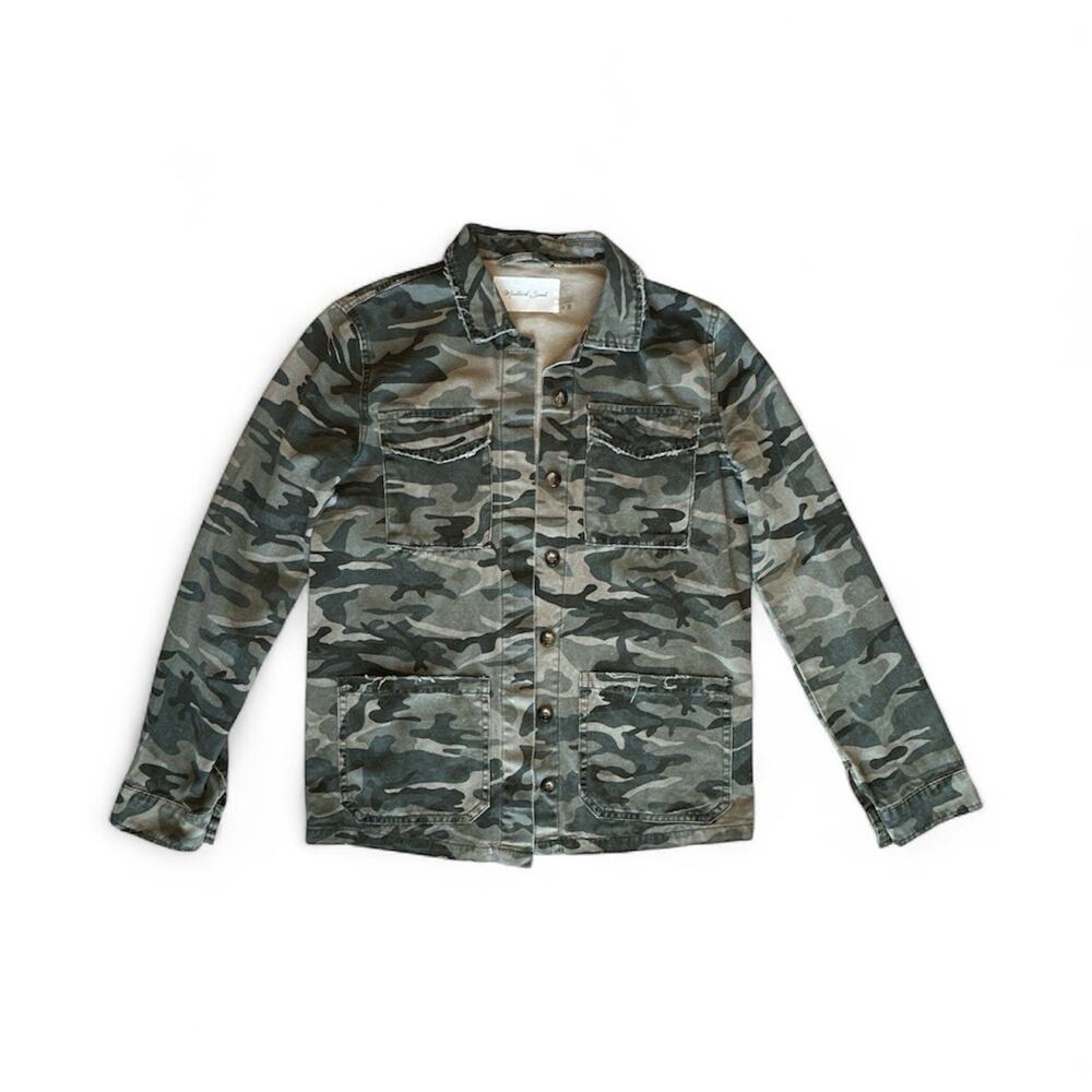 Mustard Seed Camo Jacket Woman’s Size Small Button Down